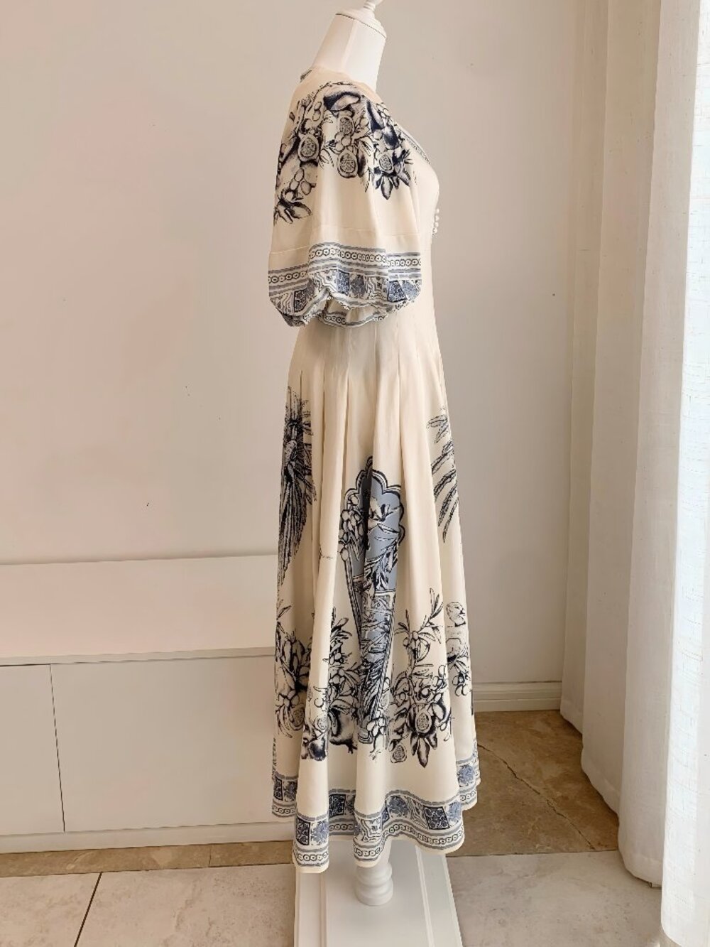 ALEMAIS V-neck patterned mini dress - Picture 5 of 12